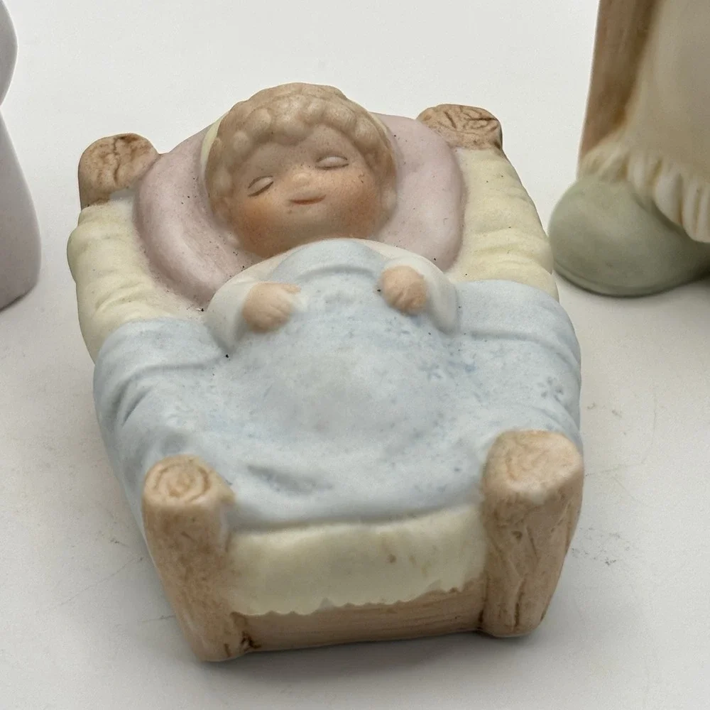 Vintage Homco‎ Porcelain Children 4 piece Nativity Set #5502 Christmas Crèche